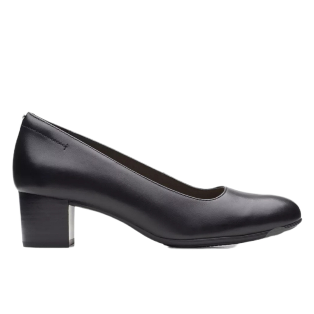 CLARKS women's Pumps Black 55 court Leather size 9